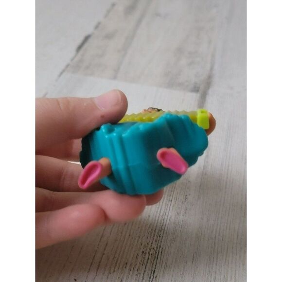 Maribel McDonalds Disney Pixar Encanto 2021 toy figure - Picture 3 of 6